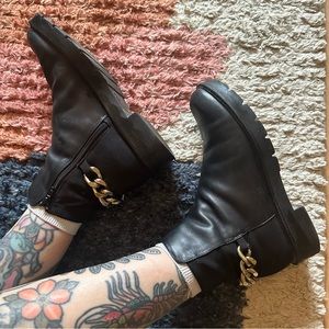 Nine West Gold Chain Chelsea Booties 7.5